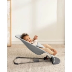 Hamaca Bliss Woven Melange de BabyBjörn Gris Claro
