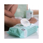 Paquete de Toallitas Húmedas de Suavinex en una habitación