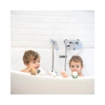 Niños en la bañera con Juguetes de Baño Granja de Saro