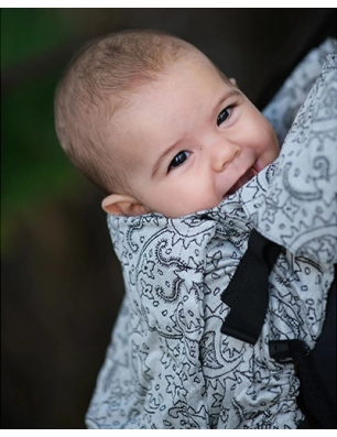 bebé en Mochila Porteo Neko Smart Baby Efes Paisley Hazel