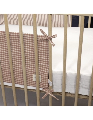 Protector cuna Praliné reversible de Walking Mum Moka