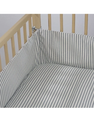Protector cuna Praliné reversible de Walking Mum Matcha