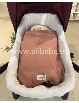 Saco cuco Capucha Crepe interior borrego de Giraffa Bianca e Blu