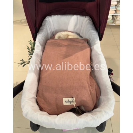 Saco cuco Capucha Crepe interior borrego de Giraffa Bianca e Blu