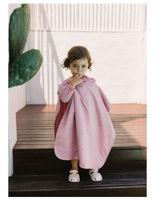 Poncho playa Whale de Monnëka