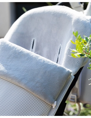 Detalle embozo de Saco silla invierno Little Bloom de Pasito a Pasito