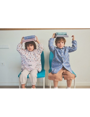 Babi impermeable con botones The Wooden Boy de Tutete