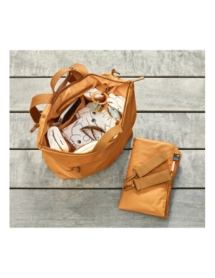 Mochila maternal de Done by Deer