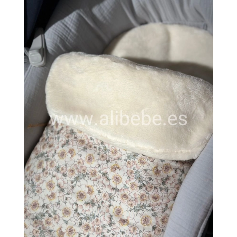 Saco Cuco Yoko Interior Pelo de Giraffa Bianca e Blu Saco Cuco Yoko Interior Pelo de Giraffa Bianca e Blu