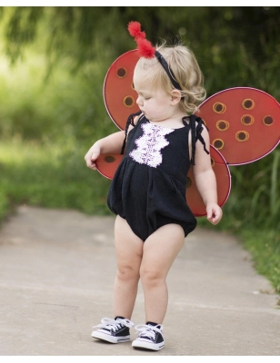 Alas de Mariquita con Diadema de Great Pretenders