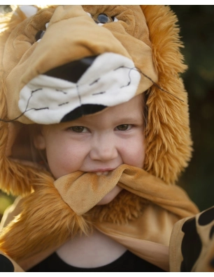 disfraz de leon con garras de Great Pretenders