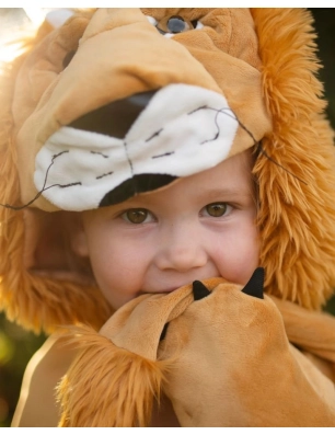 disfraz de leon con garras de Great Pretenders