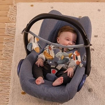Juguetes para el carro del bebé: Blanditos, colgantes y sensoriales