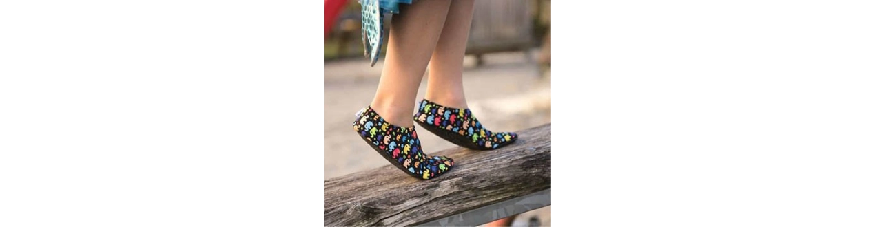 Escarpines infantiles para playa y piscina