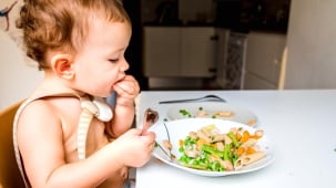 Mi bebé no quiere masticar: ¿cómo puedo ponérselo más fácil?